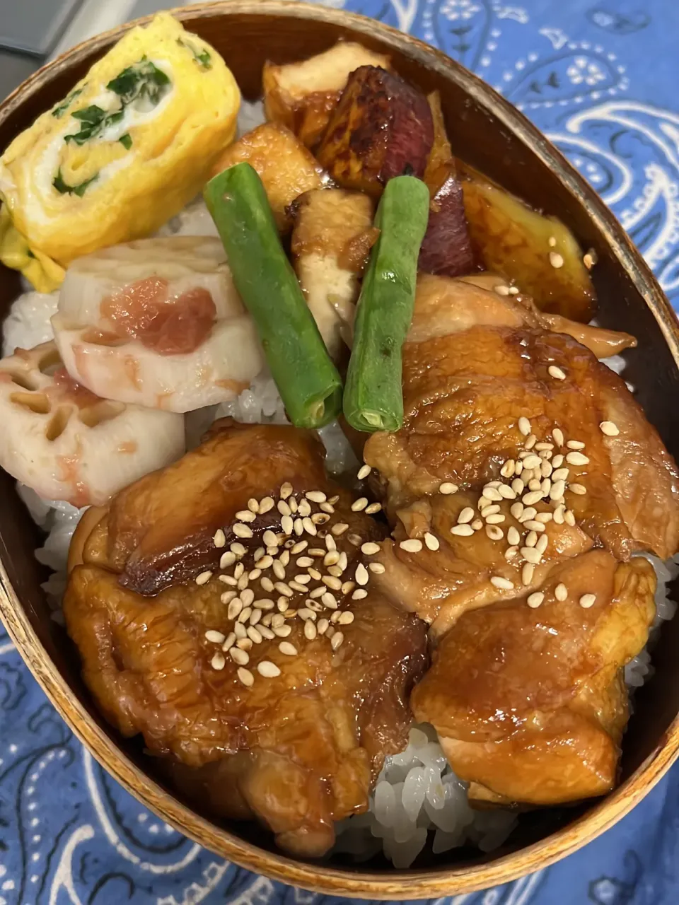 Snapdishの料理写真:照り焼きチキン、さつまいもと厚揚げの甘辛炒め、蓮根梅あえ、大葉いり卵焼き|ちあぽんさん