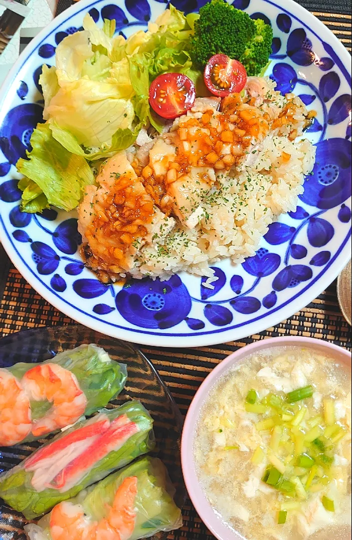 🍴夕ご飯🍴
シンガポールライス
生春巻き
ワンタンスープ|ポチさん