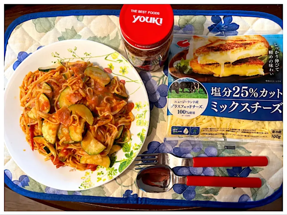 完熟トマト🍅の無水パスタ🍝ピリとろ🎶|ワイントンさん