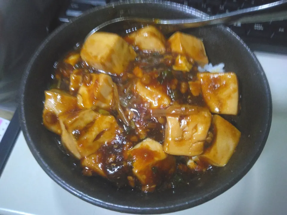 市販のステーキソースで作った麻婆豆腐丼|darkbaronさん