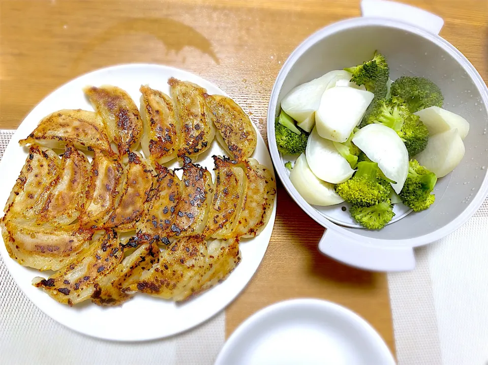 浜松餃子🥟レンコン餃子🥟カブとブロッコリー蒸し🥦|1614さん