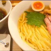 【TRYラーメン大賞2021-2022 
新店・しょうゆ部門 5位】 
支那蕎麦 澤田 
昆布水つけ麺 (濃口醤油、1,100円) 
＋メンマ (200円) 
＠新宿御苑前3分 
(JR新宿駅から徒歩12分)
23275 (289,559)