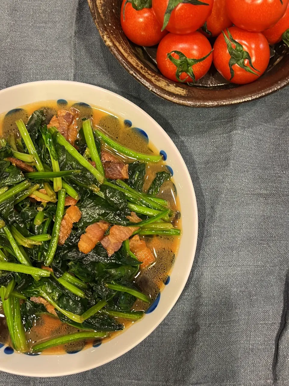 ほうれん草とカリカリベーコンの味噌炒め|mana shiosatoさん