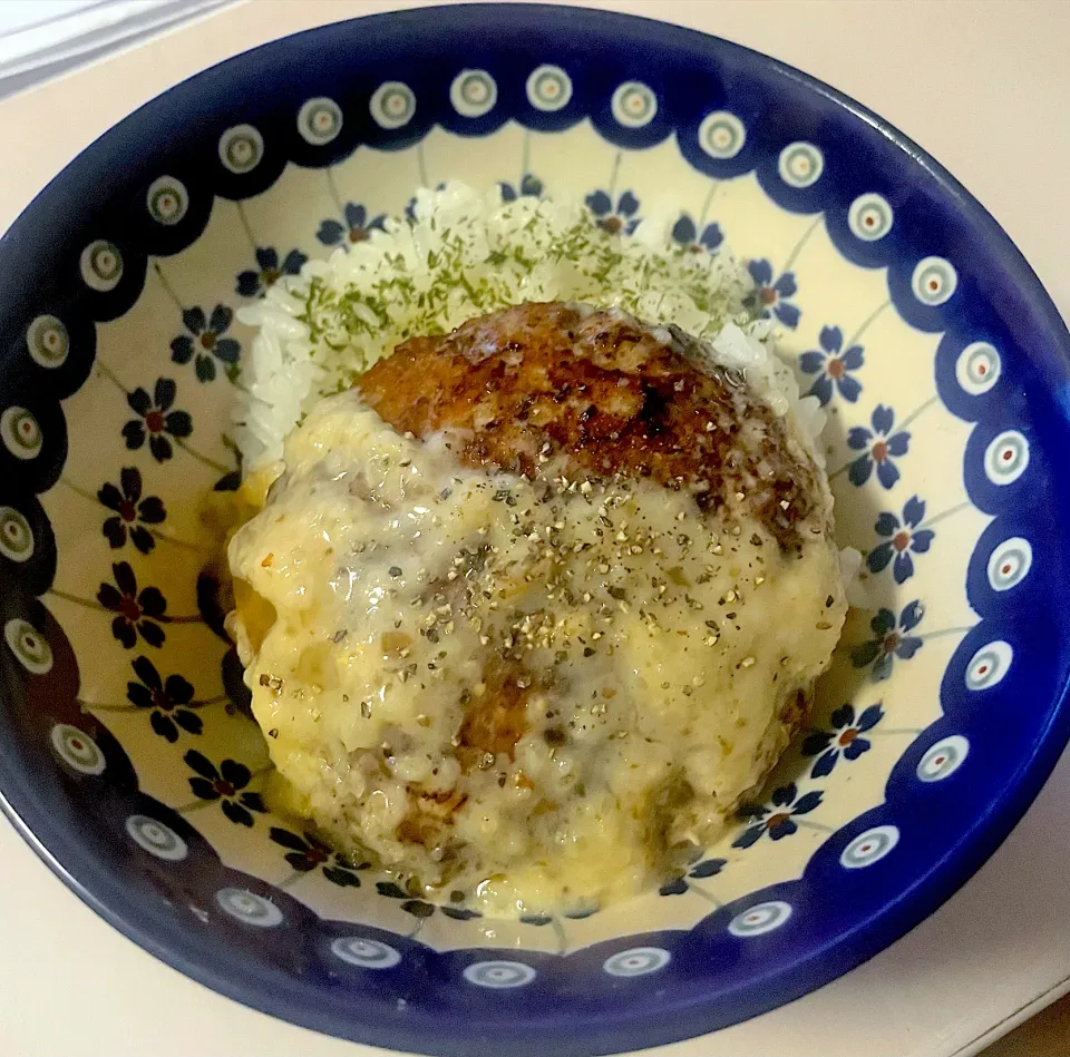 Snapdishの料理写真:ハンバーグ丼？|jiruさん