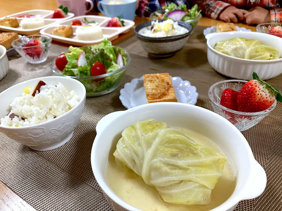 ＊ロールキャベツ＆さつまいもご飯🍠＆今季初のいちご🍓＊|＊抹茶＊さん