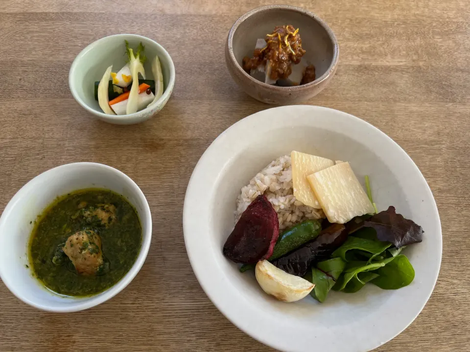 ほうれん草とパクチーのカレー|ボンジュール！さん