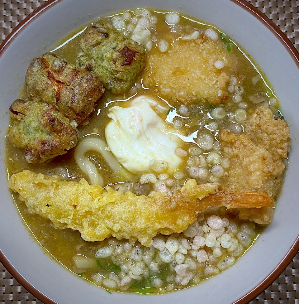 Snapdishの料理写真:天ぷらカレーうどん|すくらんぶるえっぐさん