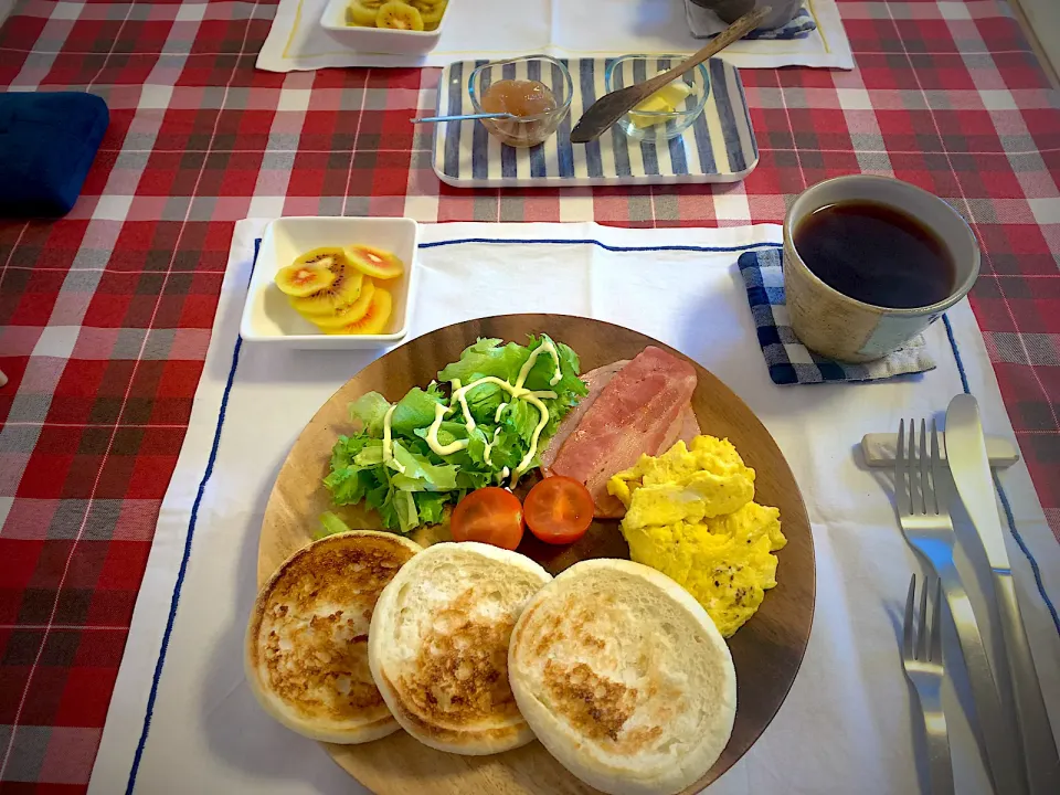 2023/11/19 ゴルフ練習前の朝ごはん🍞|ひーちゃんさん