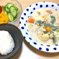 Snapdishの料理写真:米粉のクリームシチュー|sayaka hさん