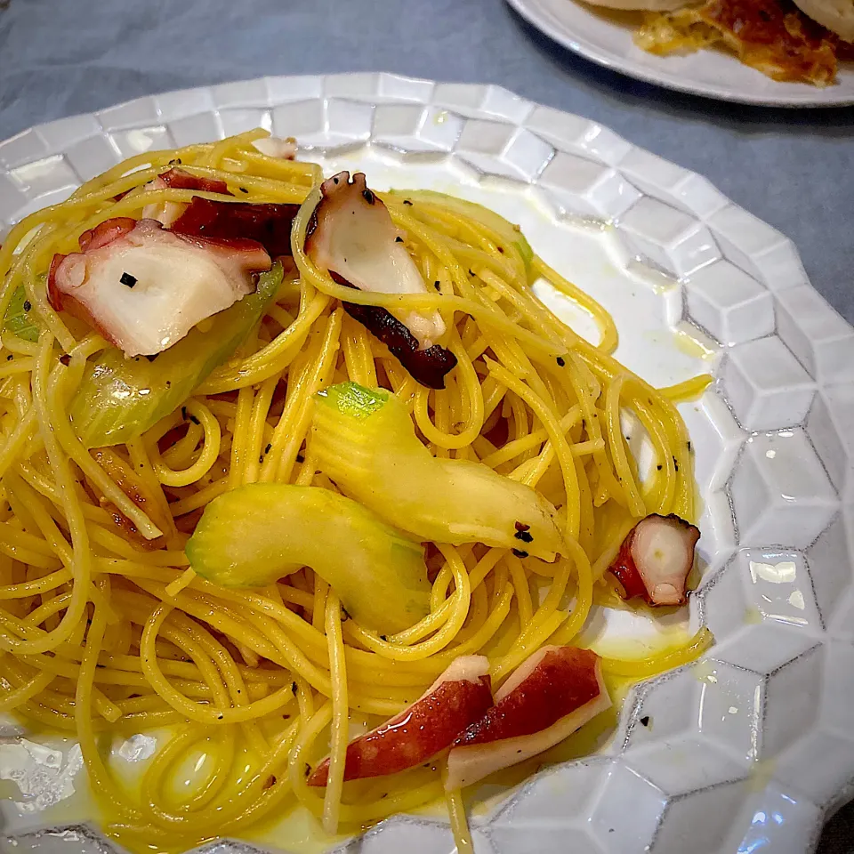 セロリとタコのペペロンチーノ|yukko7740さん