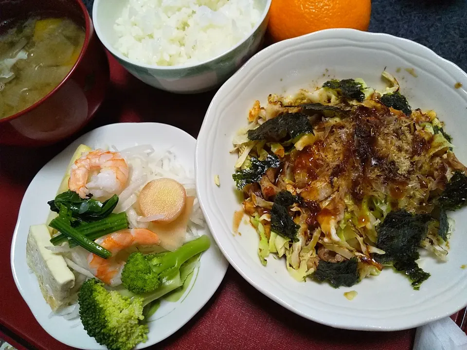 お好み焼きと野菜サラダ|由紀子さん