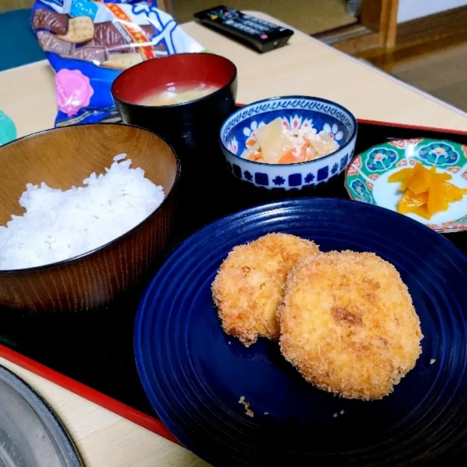 カニカマクリームコロッケ定食。|ariyo4200さん