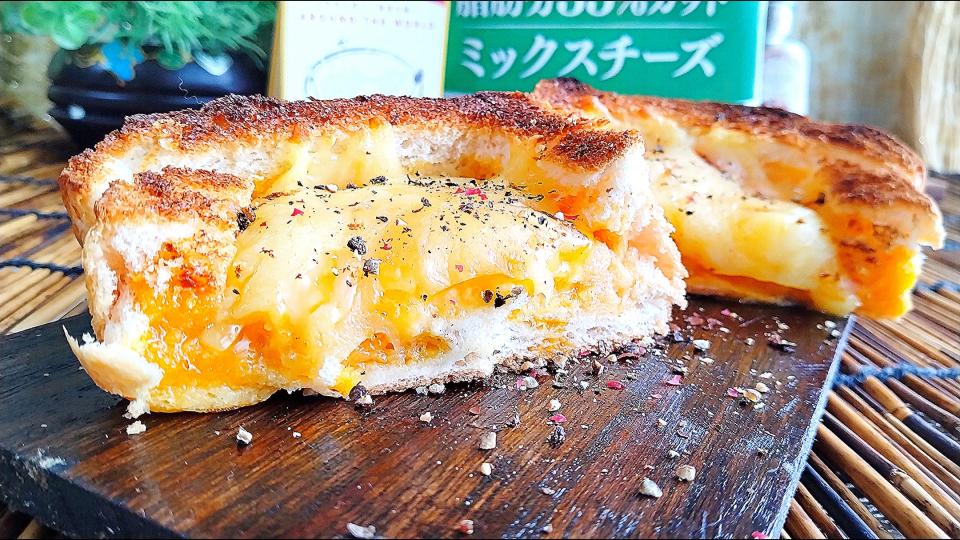 チーたまマヨトースト