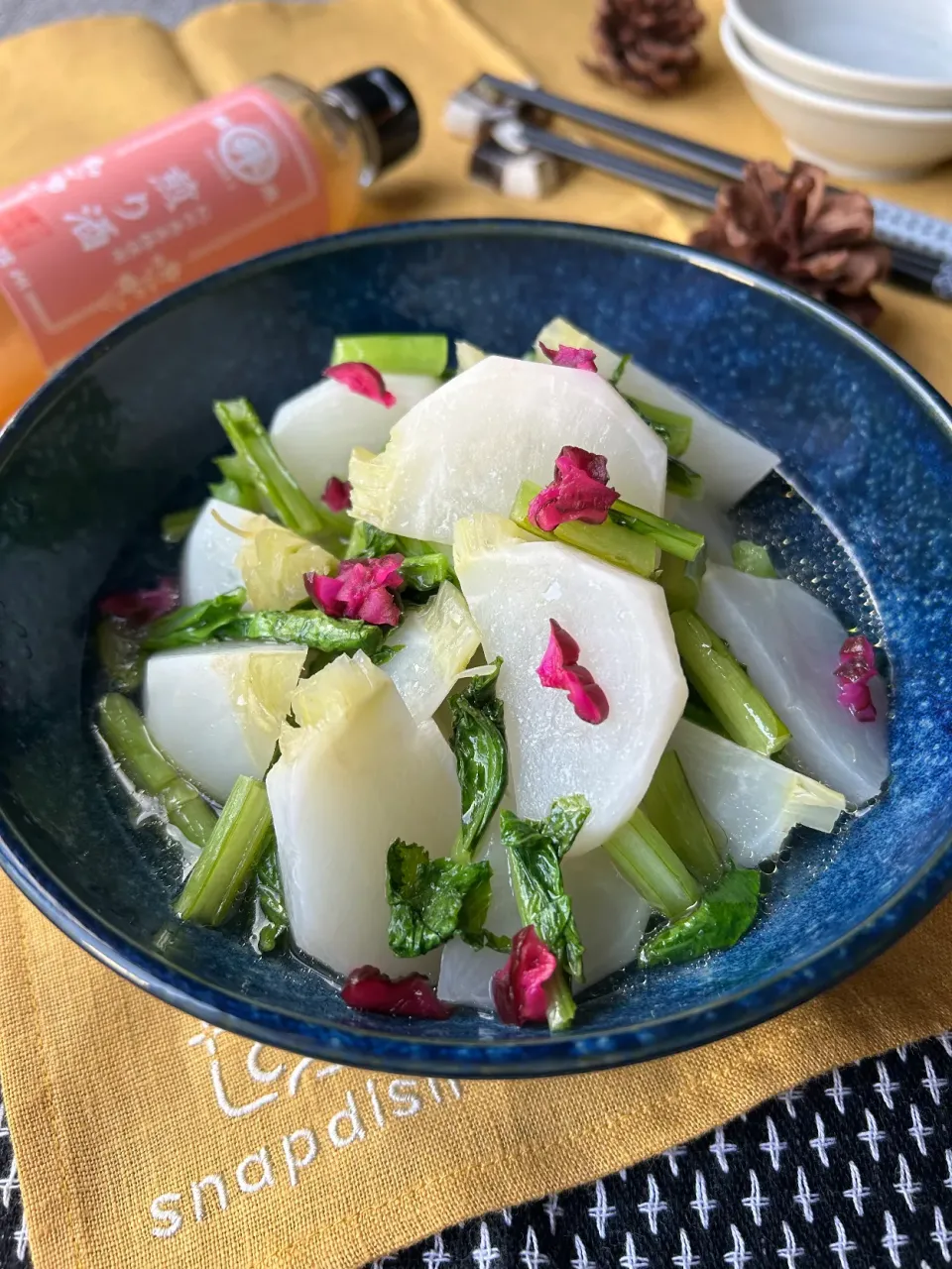 【食卓を紡ぐおたより便】カブの煎り酒煮|まなまな♡さん