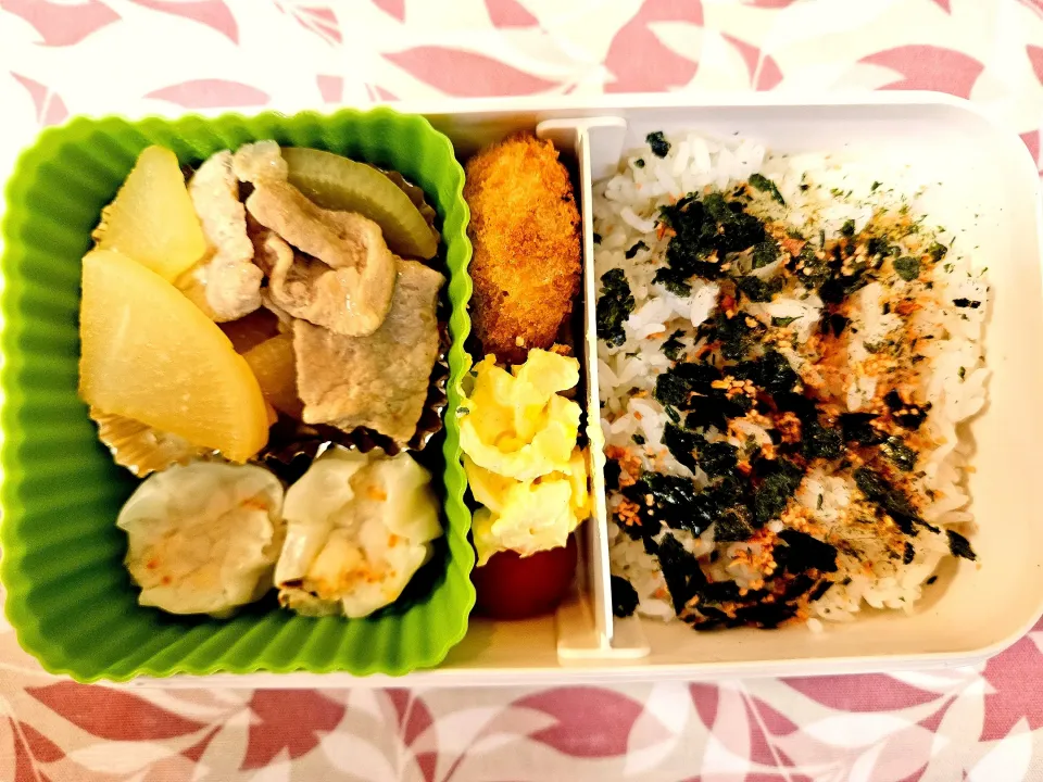 大根と豚肉の煮物❤️旦那さんお弁当❤️|かおるcitronさん