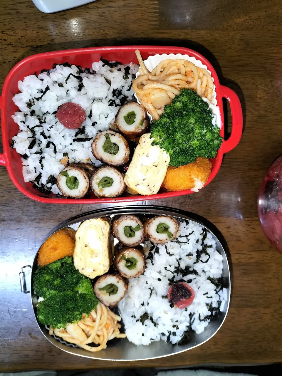 旦那弁当私弁当🍱
竹輪の豚肉巻き😀|miimiさん