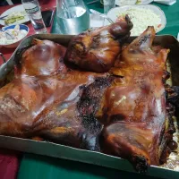 Pig, the traditional Macedonian way of roasting in the oven|Buvljak onlineさん