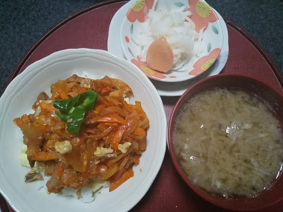 豚肉と玉ねぎトマト風味丼|由紀子さん