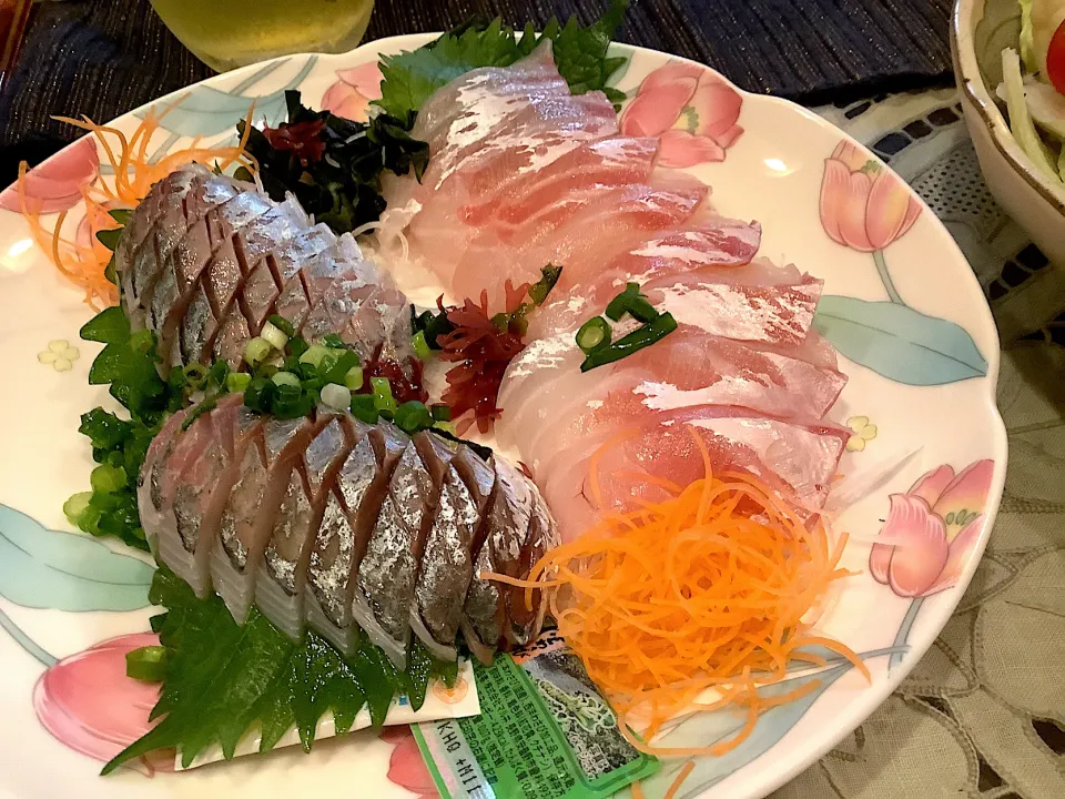 鯵のお刺身🐟　真鯛のお刺身😋|アライさんさん