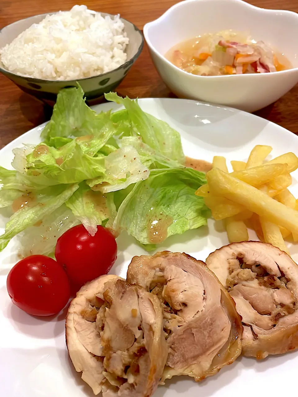 Snapdishの料理写真:ロールチキン　野菜スープ|とゆあさん