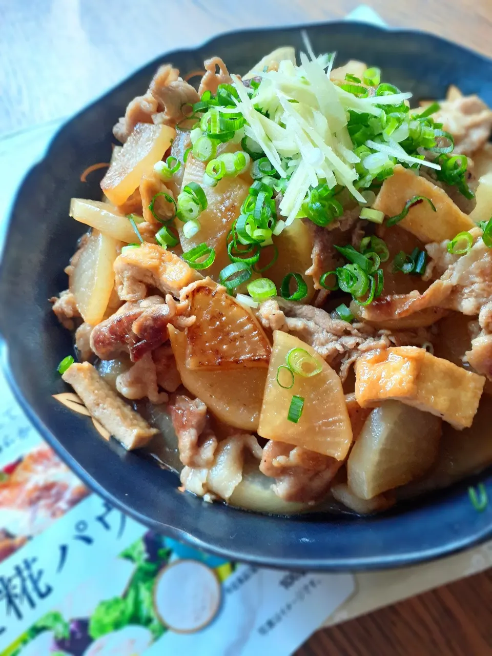 豚肉と大根とお揚げの炒め煮🐷|fumfumさん