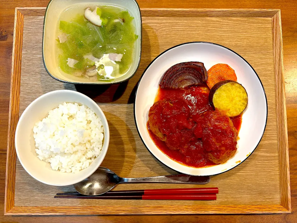 昨日のご飯(煮込みハンバーグ、グリル野菜、レタススープ)|cocomikaさん