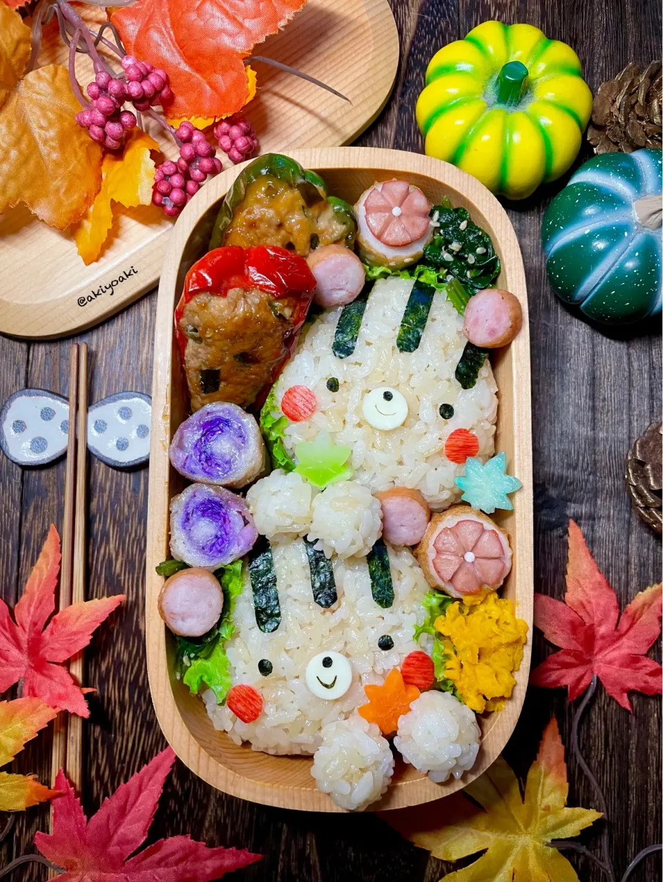 Snapdishの料理写真:リスおにぎり弁当|Akiyoෆ¨̮⑅さん