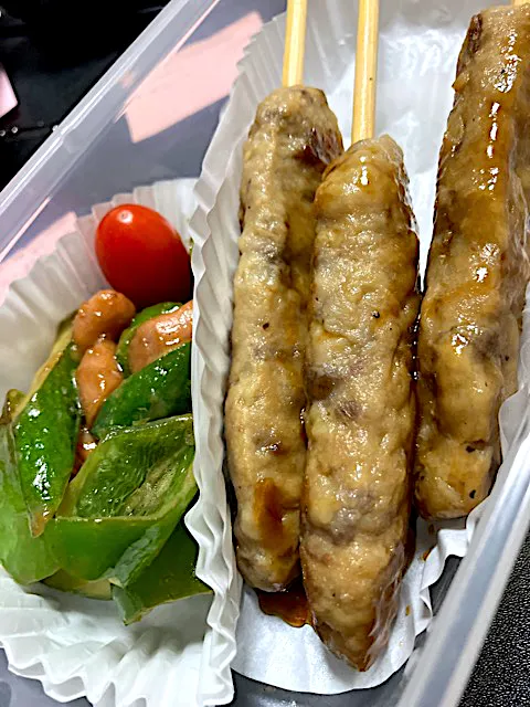 Snapdishの料理写真:チルドつくね棒焼いた～💕✨|ゆうやん☆さん