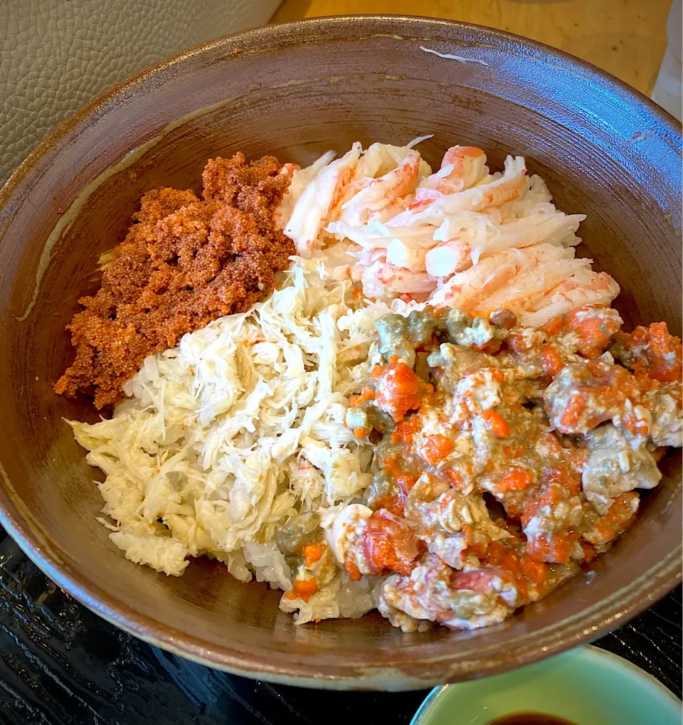 Snapdishの料理写真:せいこがに丼|オンママーンさん