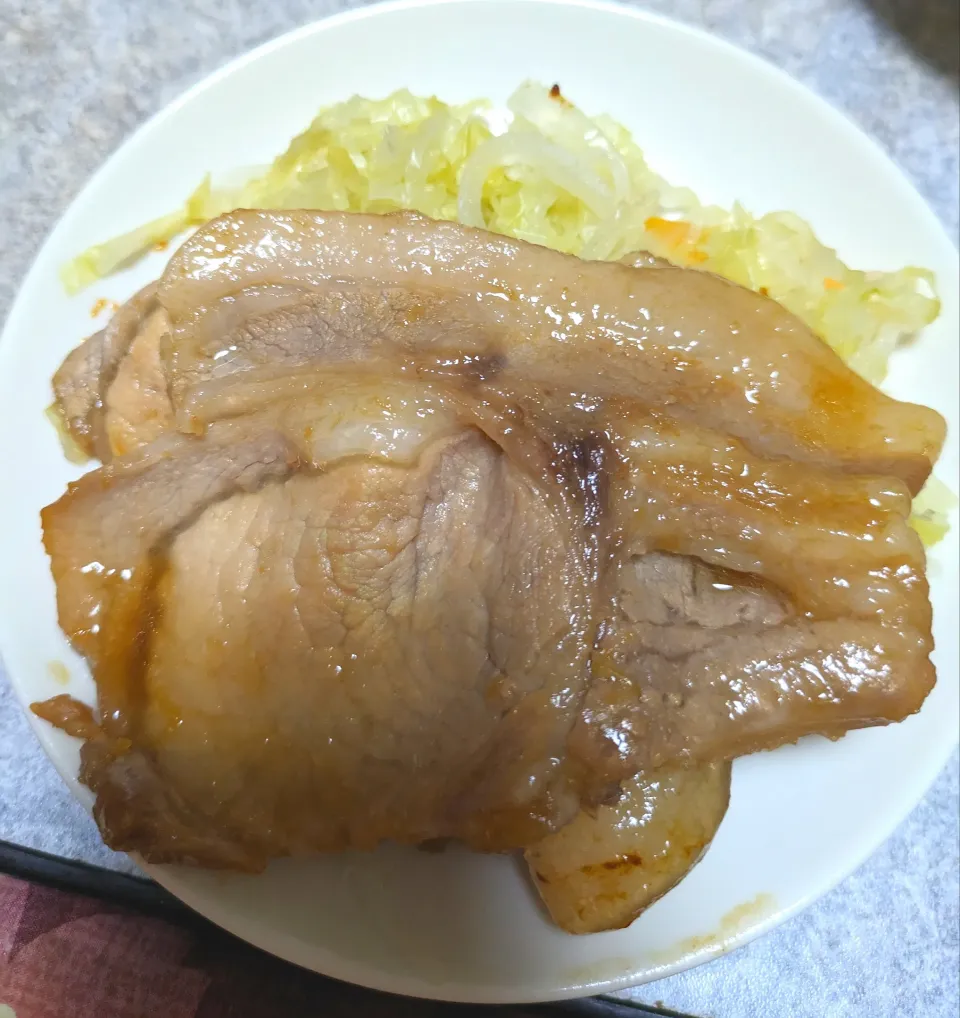 Snapdishの料理写真:豚肉の生姜焼き|郁ちゃんさん