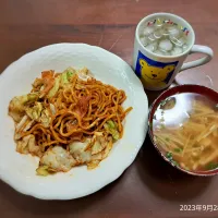 2023年9月28日の晩ご飯
ソース焼きそば
えのきのスープ
焼酎水割り|ソラ♂のご飯さん