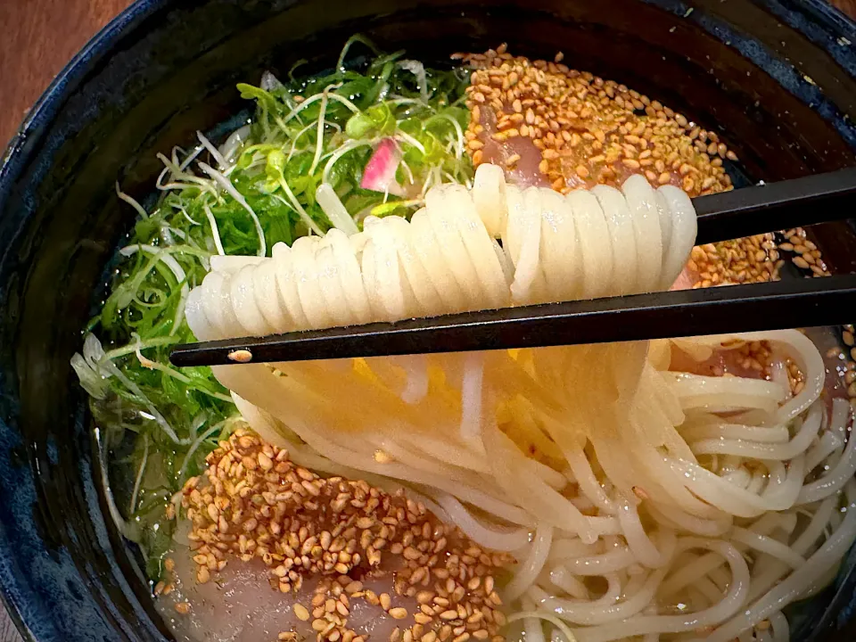 ビンチョウ鮪の胡麻付そうめん|半田手延べそうめんの店 阿波や壱兆さん