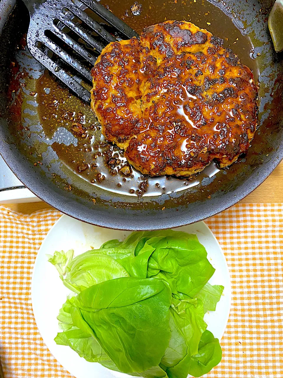 Snapdishの料理写真:さくらポークで照り焼きハンバーグ🐖|1614さん