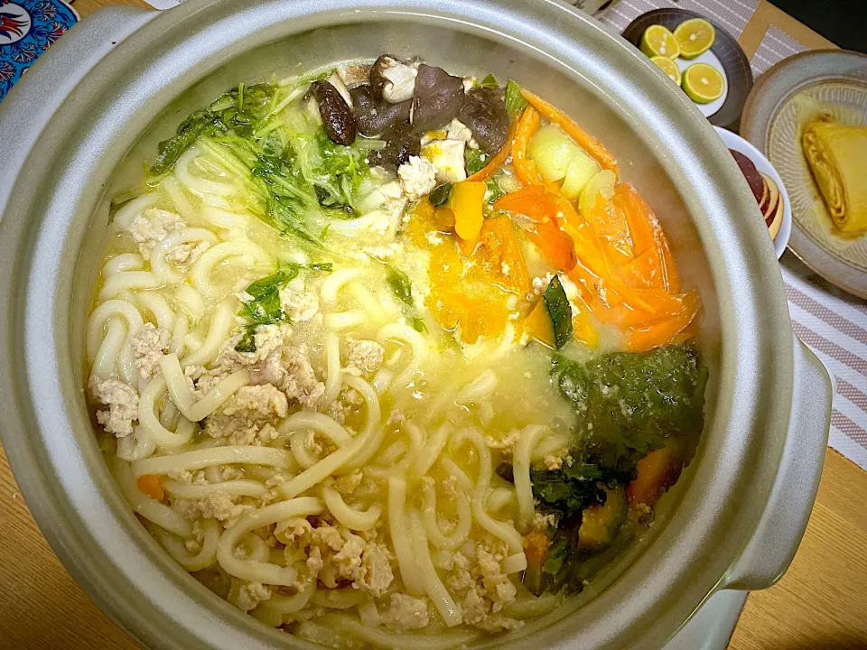 Snapdishの料理写真:白だしで鶏うどん鍋🍲|1614さん