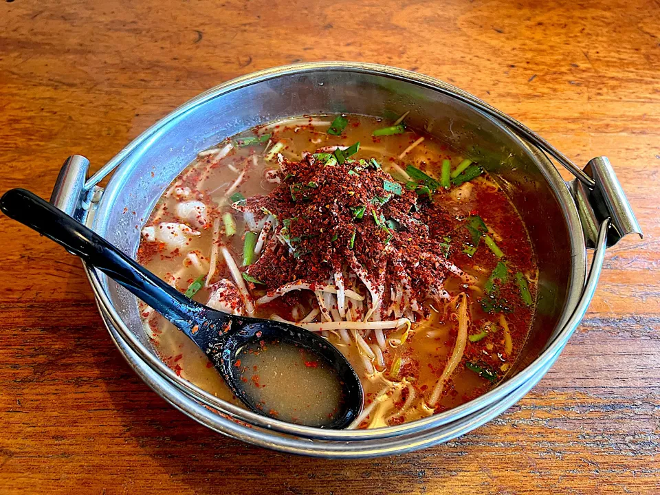 今日のランチは『火を吹くオロチョンラーメン』🍜辛さ3倍🔥🔥🔥😋|yokoさん