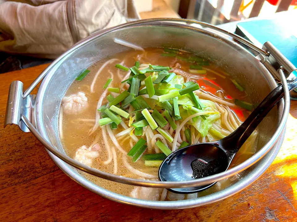 同僚は、普通のオロチョンラーメン🍜😆|yokoさん