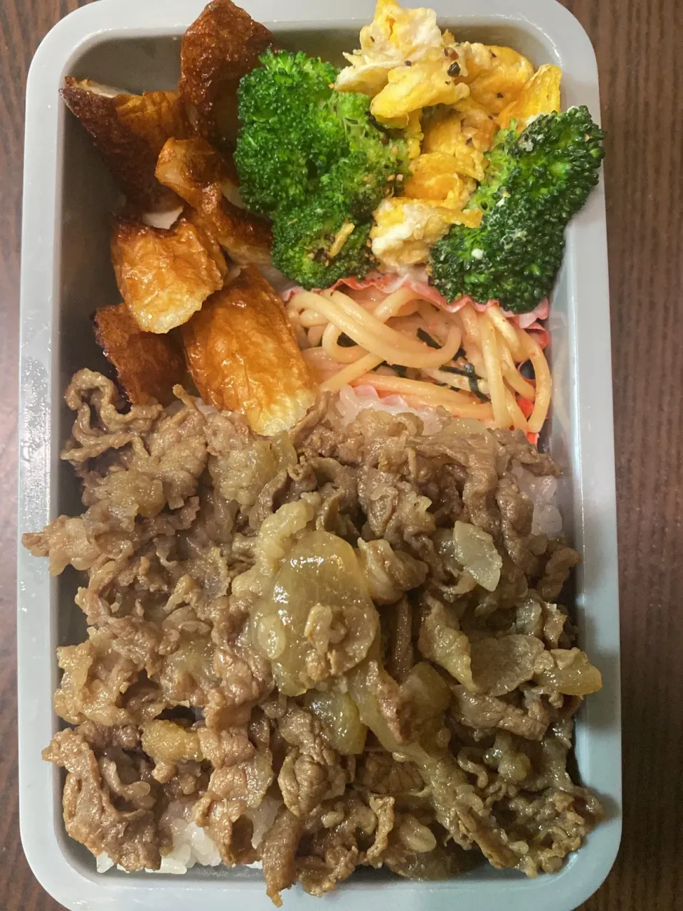 Snapdishの料理写真:牛丼弁当|みーやさん