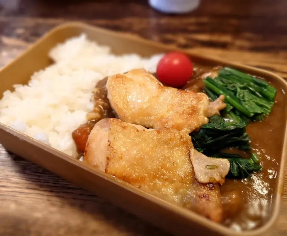 Snapdishの料理写真:チキンとほうれん草のカレーライス弁当(*^^*)|しーPaPaさん