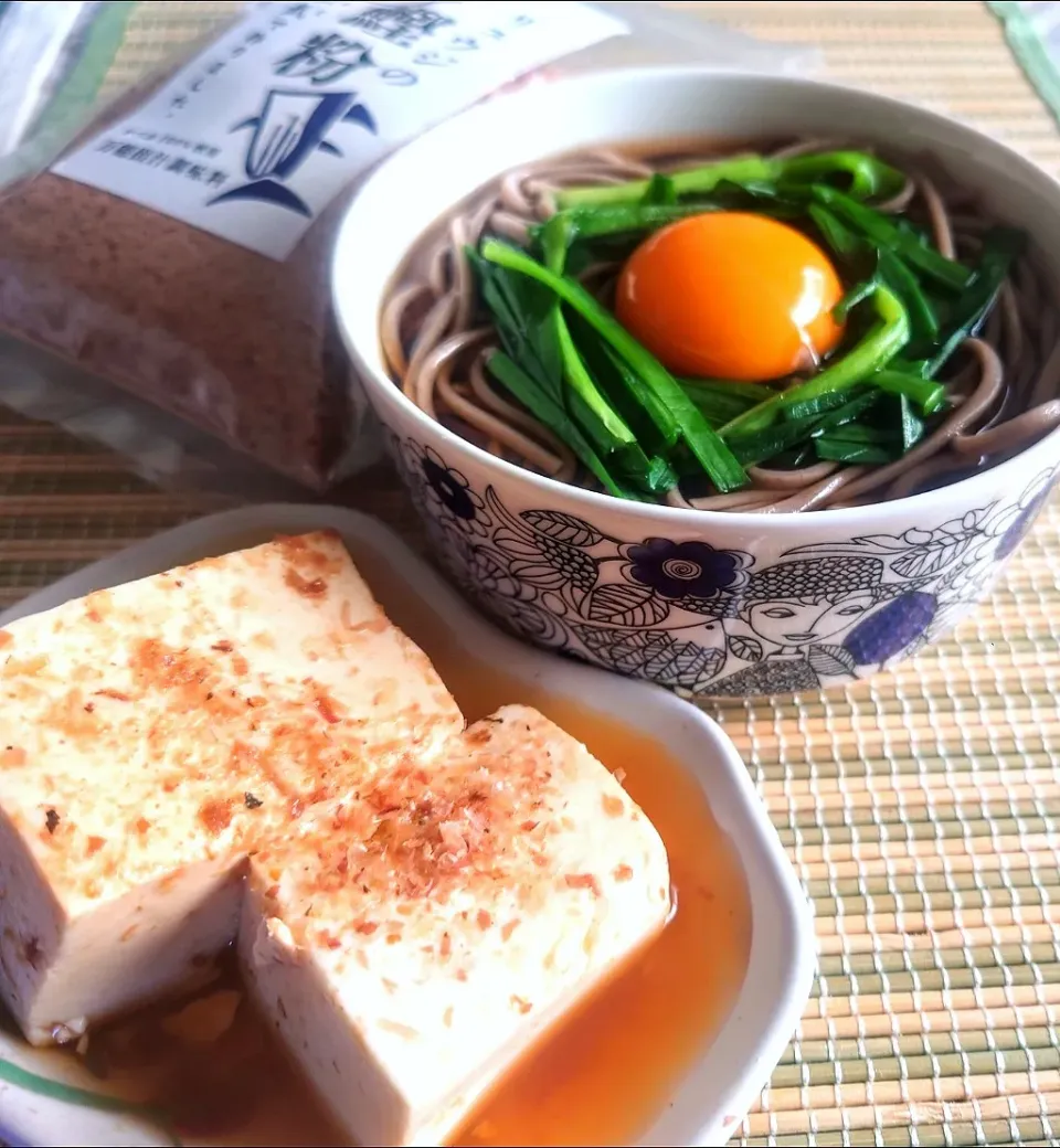 Snapdishの料理写真:リュウジの鰹粉de湯豆腐
六種出汁のニラ蕎麦|マギーさん