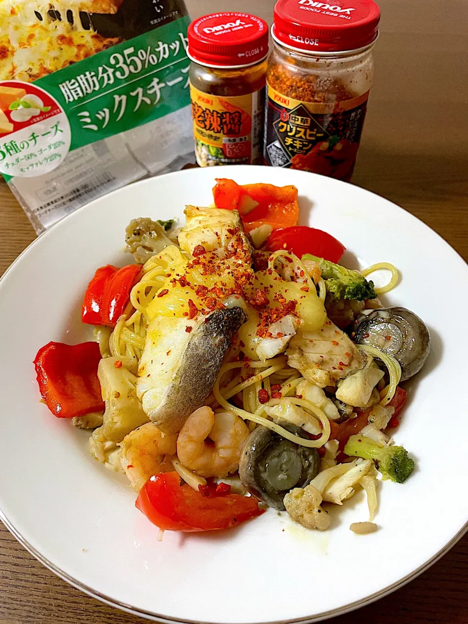 いっちゃんさんの料理 鱈とむきエビのアヒージョ海老辣醤入り✨次の日はパスタにしたよ❤️|いっちゃんさん