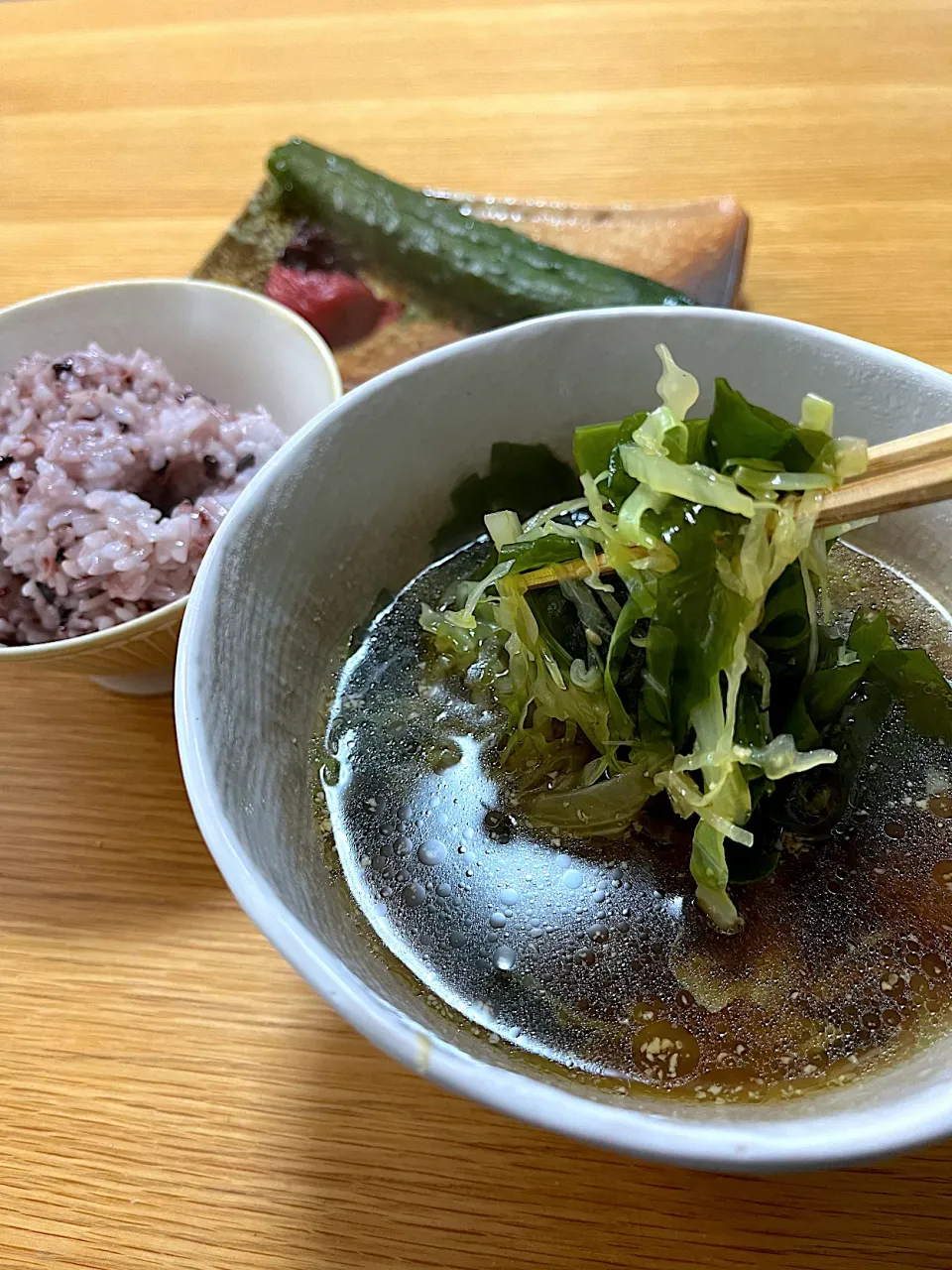 今日の朝昼兼用ごはん~ベジヌードル（？）、黒米~|ゆかｕさん