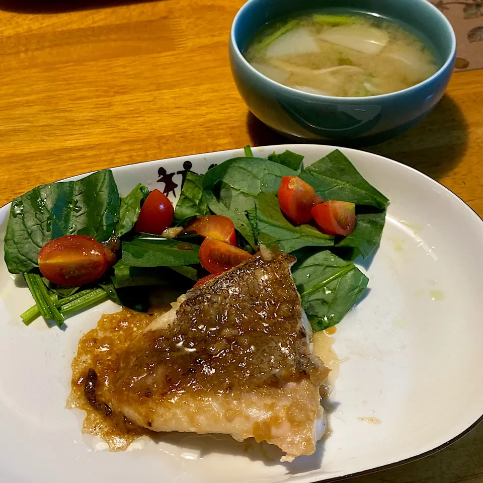 メバルの生姜焼きと、蕪と舞茸の味噌汁|もえさん