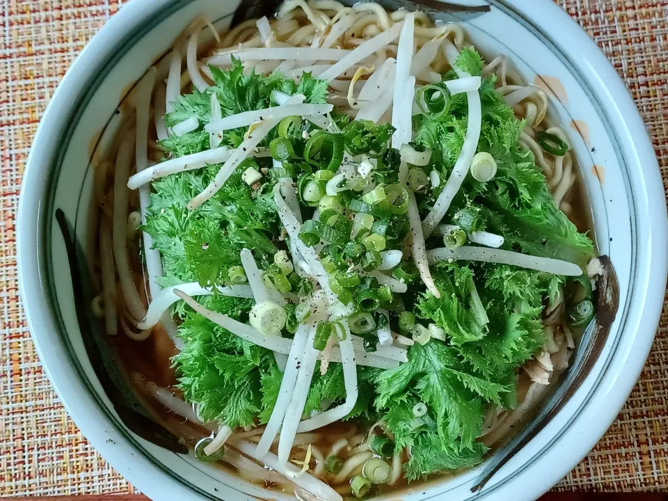 Snapdishの料理写真:マルちゃん正麺蒸し野菜乗せ|ぱいんてーるさん