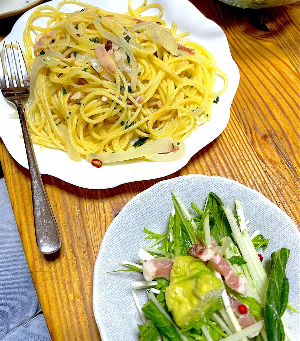 本日のランチは息子が作ったペペロンチーノと娘が作ったイタリアンサラダ🥗|misakoさん