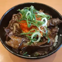 牛とろキムチ丼|よしひろさん