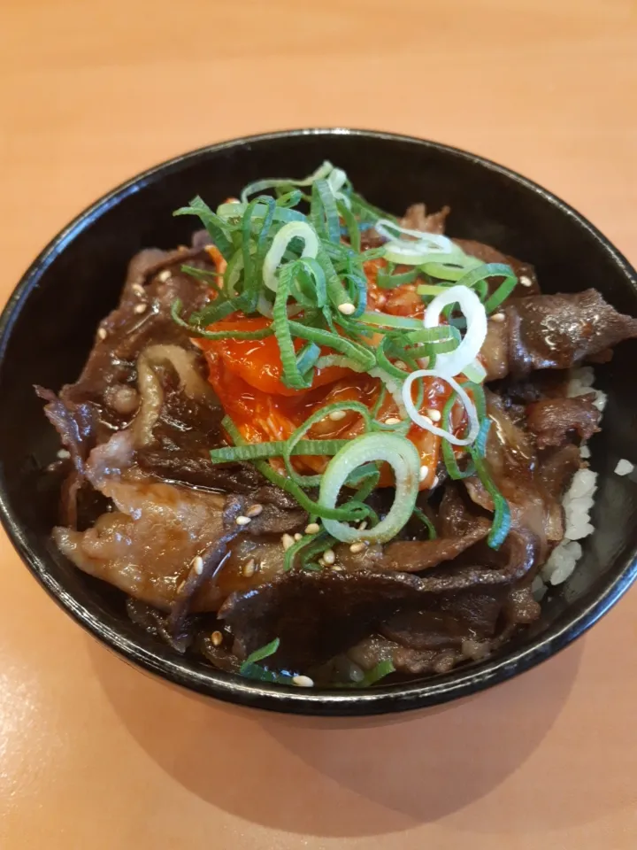 Snapdishの料理写真:牛とろキムチ丼|よしひろさん