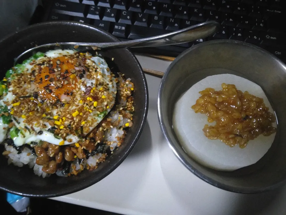 なめ茸と肉そぼろ入りショゴス丼 ＆金山寺味噌を添えた風呂吹き大根|darkbaronさん