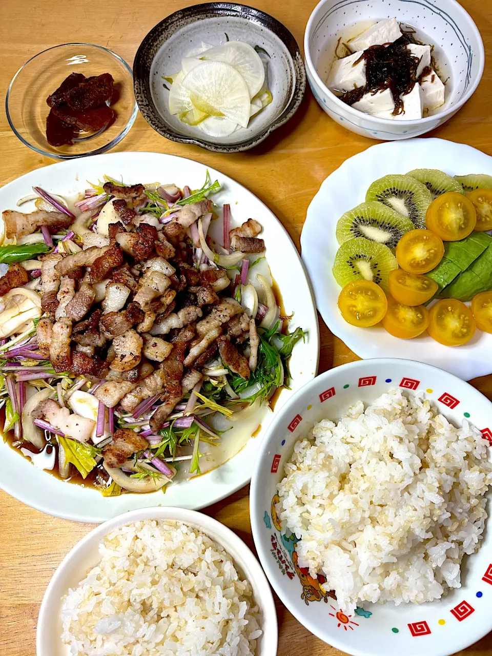 Snapdishの料理写真:豚バラ水菜玉葱の辛子ポン酢和え💛|Makokoさん