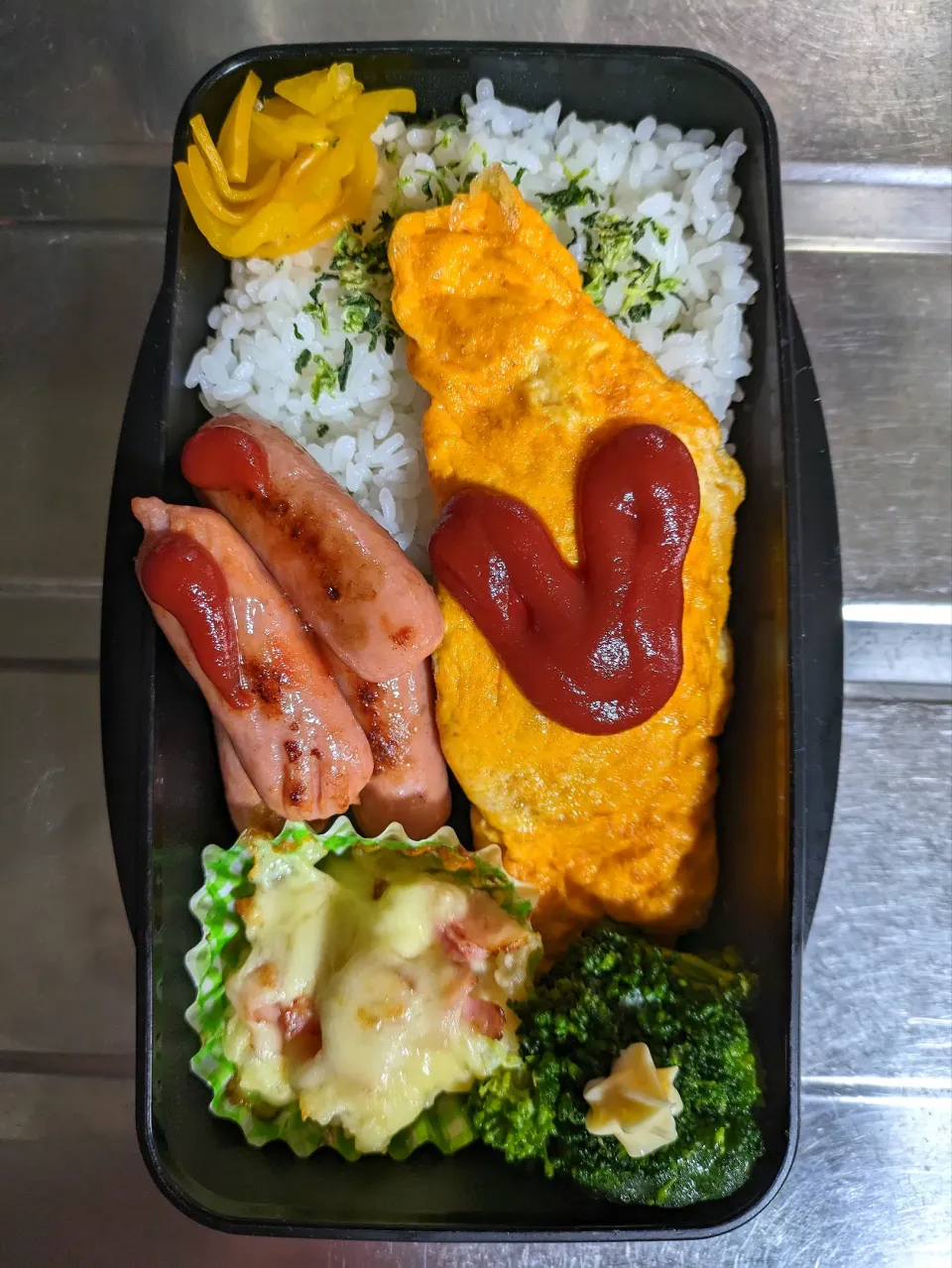 旦那弁当2023/11/26

オムレツ
ウインナー
ポテトベーコングラタン
ブロッコリーマヨ|ユキヨメ♪さん