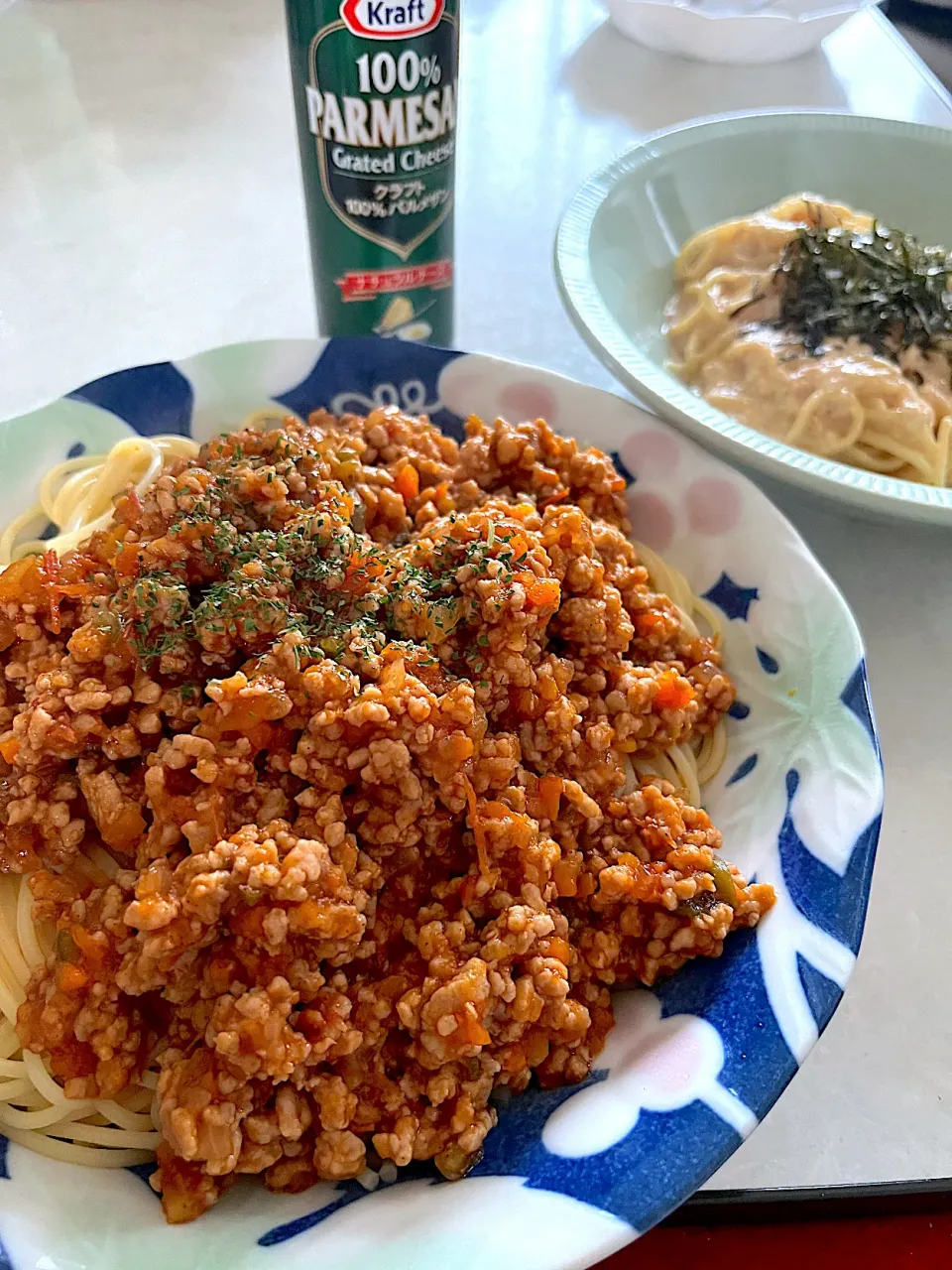 Snapdishの料理写真:手作りミートソースと、たらこクリームパスタ🍝|ささるみさん